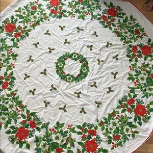 Christmas Holiday circular cotton Tablecloth with Red and Green berry  Design